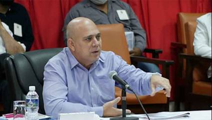 secretario de Organización del Comité Central del Partido, Roberto Morales.